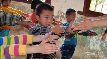 孩子们都很好,幸福满满!”