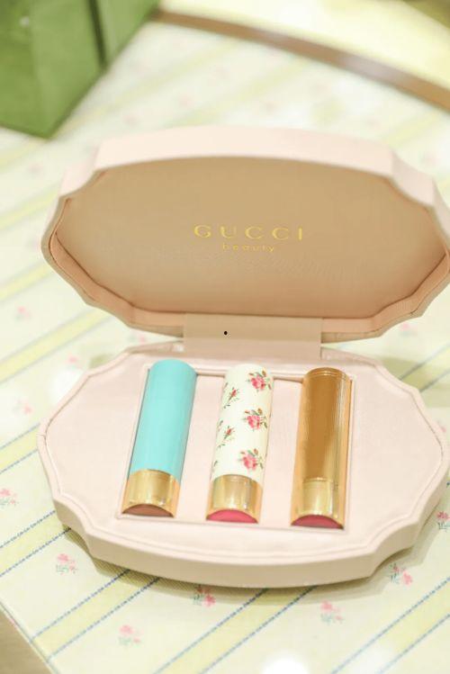 宝藏美妆师,揭秘时尚界的秘密武器